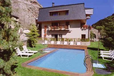 HOTEL REFUGI DELS ISARD hotel refugi dels isard: