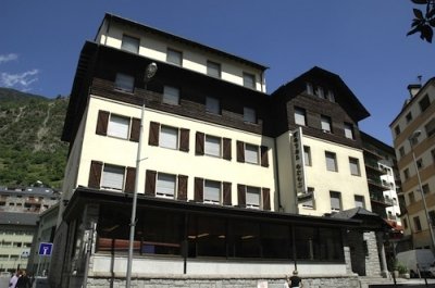 HOTEL REFUGI DELS ISARD hotel refugi dels isard: