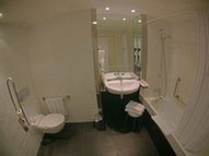 Salle de bain - personne à mobilité réduite
